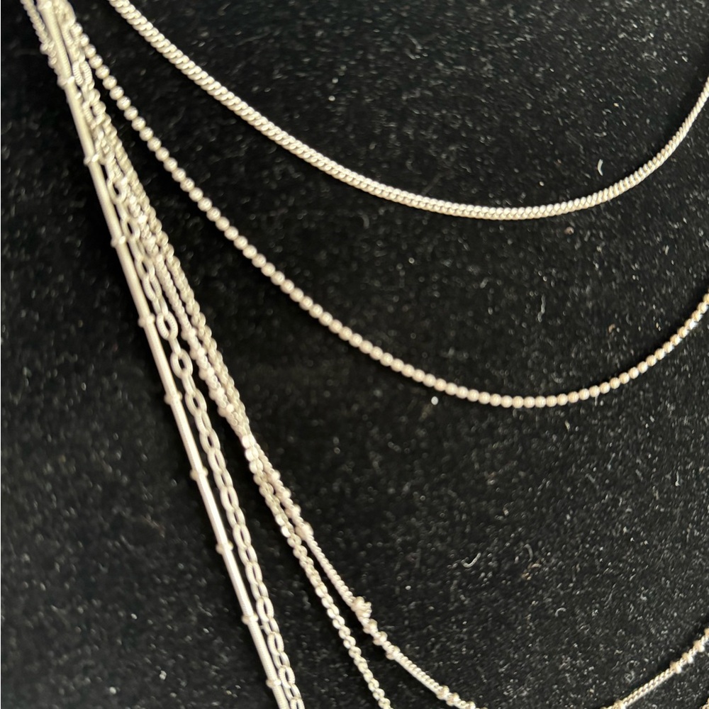 NWOT Vibtage Banana Republic Six Strand Silver Tone Necklace - Picture 2 of 6